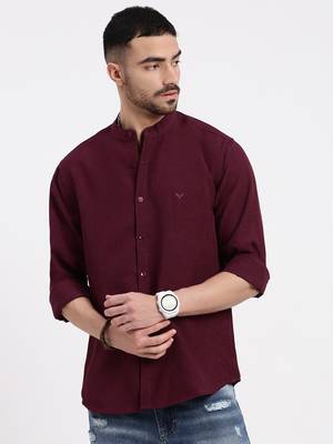 men's maroon solid slim fit shirt 2