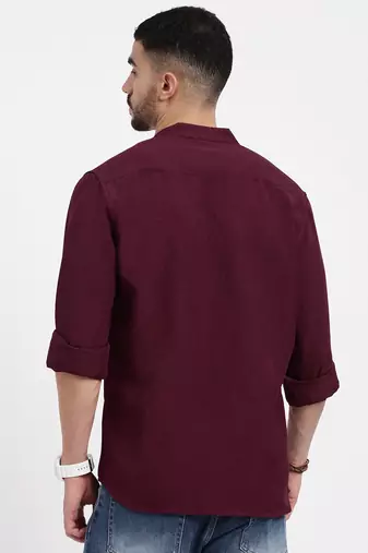 men's maroon solid slim fit shirt