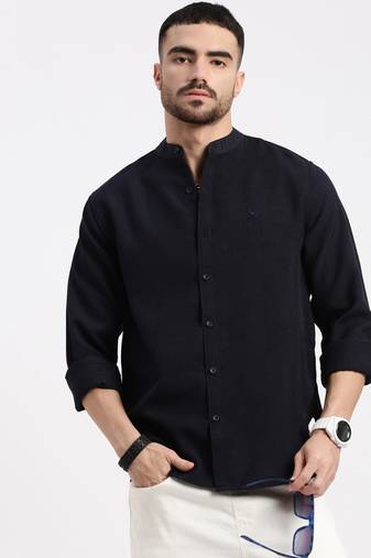 men's navy blue solid slim fit shirt