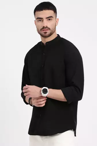 men's black solid slim fit shirt