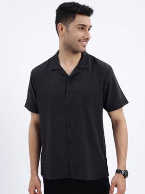 men's black solid cuban collar relaxed fit shirt 2