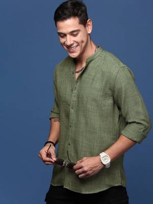 Showoff men's mandarin collar solid green slim fit shirt 1
