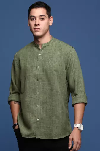 Showoff men's mandarin collar solid green slim fit shirt