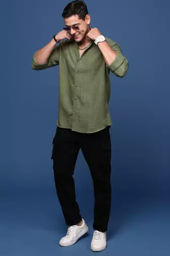 Showoff men's mandarin collar solid green slim fit shirt