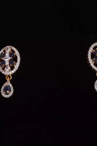 White pearl necklace-sets