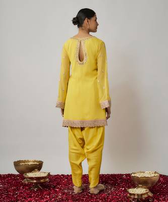 Yellow lemon mirror, sequin and zari embroidered kurta dhoti set 4
