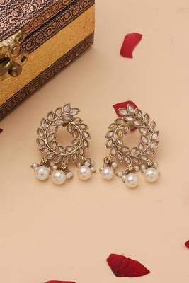 Leaf Pattern Earrings with Transparent Stone Accents 2
