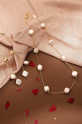 White Pearl Necklace 1