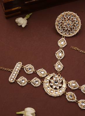 Kundan Stone Studded Haath Phool 2