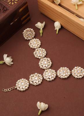 Kundan Stone Studded Haath Phool 2