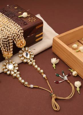 Pearl Layer Necklace with Kundan Side Pendants 4