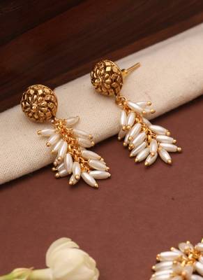 Classic Rice Pearl Necklace with Matching Earrings 2