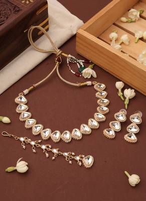 Kundan Triangle Shape Necklace Set 1