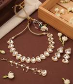 Kundan Triangle Shape Necklace Set