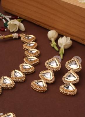 Kundan Triangle Shape Necklace Set 2