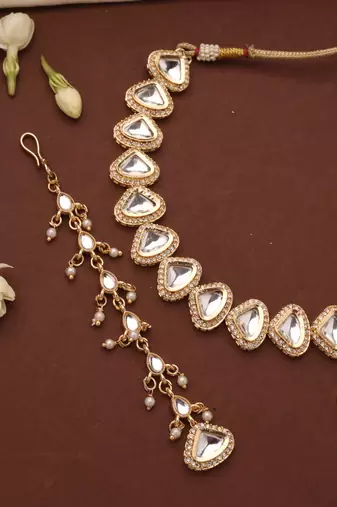Kundan Triangle Shape Necklace Set