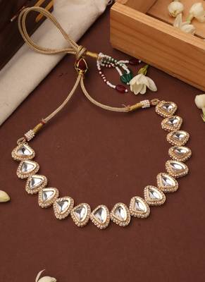 Kundan Triangle Shape Necklace Set 4