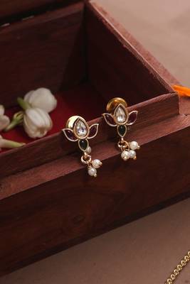 Minimalistic Lotus Motif Chain 3