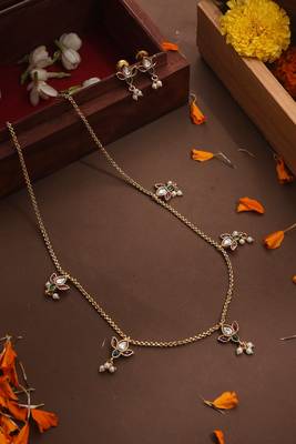 Minimalistic Lotus Motif Chain 4