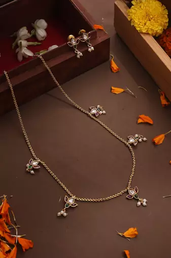 Minimalistic Lotus Motif Chain