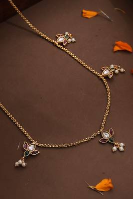 Minimalistic Lotus Motif Chain 1