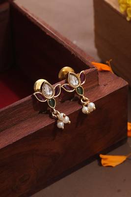 Minimalistic Lotus Motif Chain 5