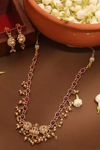 Gold plated kemp jewelry with laxmi pendant