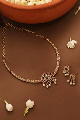 Minimalistic Gold Plated Choker with Kemp Necklace 1