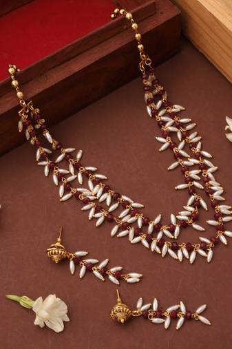 Rice Pearl Necklace with Red Beads