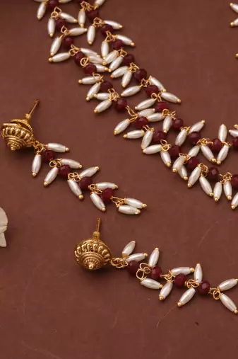 Rice Pearl Necklace with Red Beads