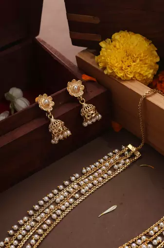 Three-Layer Pearl Necklace with Gold Plated Chain