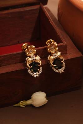 Gold Plated Chain with Emerald Stone Pendant and Elephant Carving 4