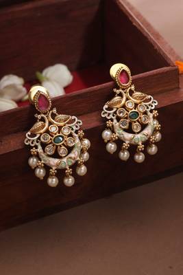 Kundan Necklace with Meenakari Work Pendant 4