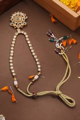 Kundan Necklace with Meenakari Work Pendant 5