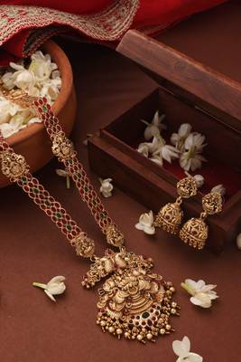 Grand Temple Jewellery Set with Lakshmi Pendant 2