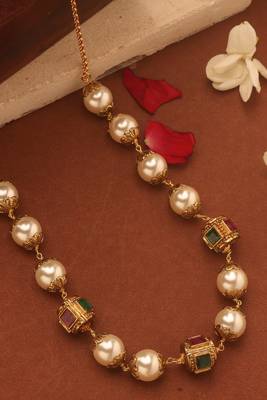 Pearl necklace with stone-studded gold balls 2