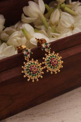 Gold plated necklace with round american diamond stone studded pendant 5