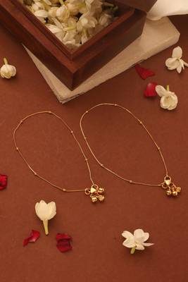 Elegant gold-plated minimalist anklet for everyday wear 2