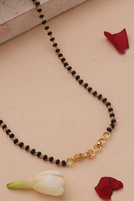 Mangalsutra with vaati american diamond pendant and black & gold beaded chain 4
