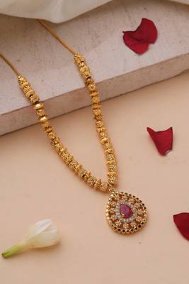 Gold plated necklace with kari shape pendant 1