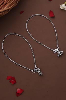 Minimalistic Silver Anklet 4