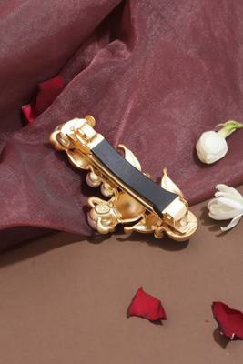 Floral Design Gold-Plated Hair Clip with Pearl Studs 3