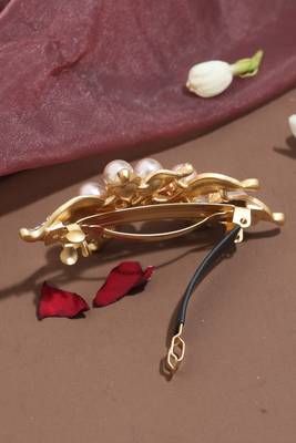 Floral Design Gold-Plated Hair Clip with Pearl Studs 2