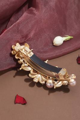 Floral Design Gold-Plated Hair Clip with Pearl Studs 3