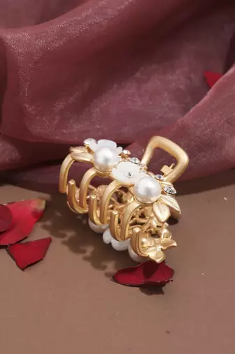 Pearl Studded Hair Clutcher