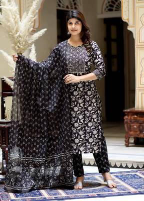 Women's black floral printed kurta palazzo with dupatta set 1
