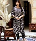 Women's embroidered kurta in sweet-heart neck with black straight palazzo