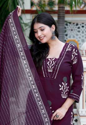 Womens cotton fabric purple kurta with palazzo and dupatta 3