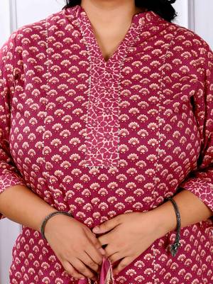 Womens plus size floral printed charming pink straight kurta with palazzo set 3