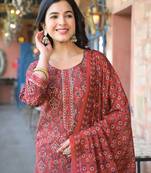 Women Red printed rayon blend kurta trousers set